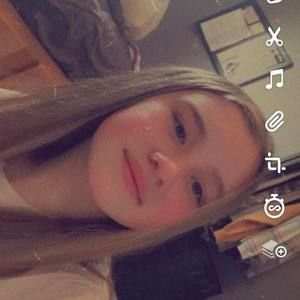 Meet your Posher, Danika